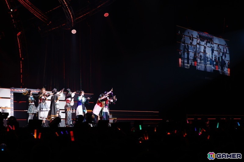 「シャニマス」7th UNITLIVE TOUR横浜公演DAY1レポート!ストレイライトが「SWEETEST BITE」「ビーチブレイバー」をカバー、放クラ×ストレイのコラボ曲「迅雷鉄火」もの画像