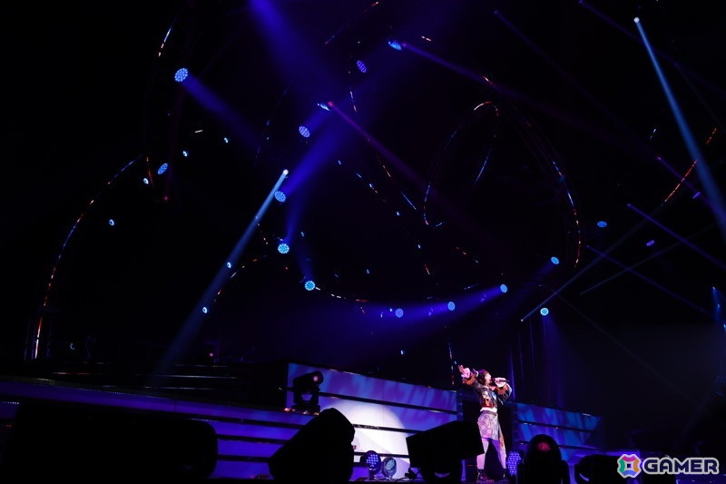 「シャニマス」7th UNITLIVE TOUR横浜公演DAY1レポート!ストレイライトが「SWEETEST BITE」「ビーチブレイバー」をカバー、放クラ×ストレイのコラボ曲「迅雷鉄火」もの画像