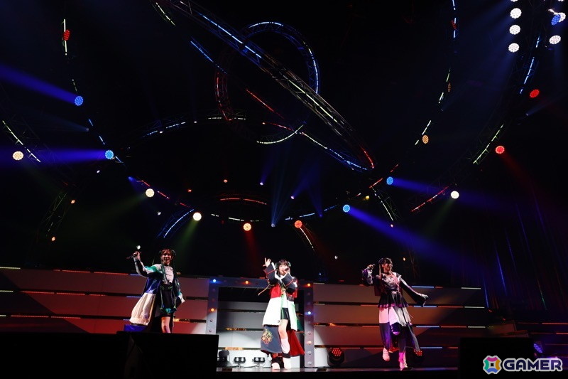 「シャニマス」7th UNITLIVE TOUR横浜公演DAY1レポート!ストレイライトが「SWEETEST BITE」「ビーチブレイバー」をカバー、放クラ×ストレイのコラボ曲「迅雷鉄火」もの画像