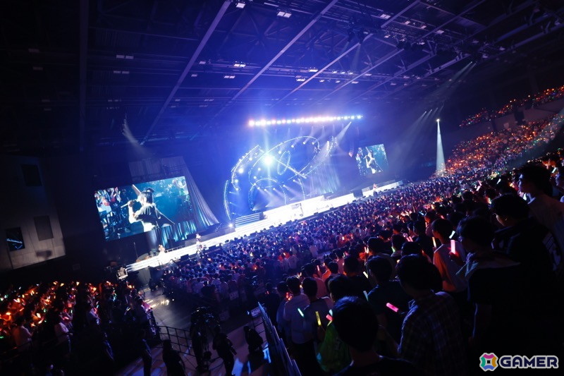 「シャニマス」7th UNITLIVE TOUR横浜公演DAY1レポート!ストレイライトが「SWEETEST BITE」「ビーチブレイバー」をカバー、放クラ×ストレイのコラボ曲「迅雷鉄火」もの画像