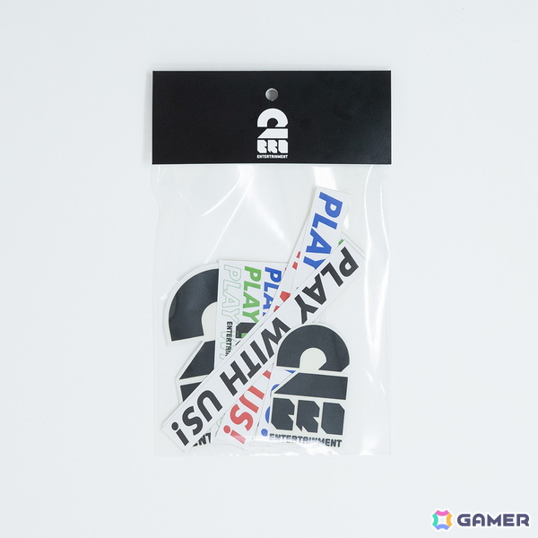 ゲーム実況ユニット「2BRO.」の新アパレルライン「SIMPLE SERIES」が発売!日常使いに最適なデザインのTシャツやソックスなどがラインアップの画像