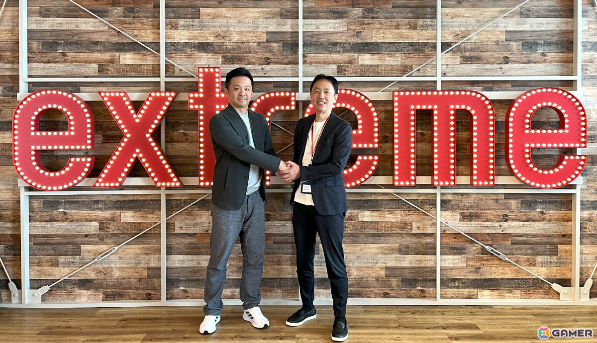 （写真左から）NADA HOLDINGS 鄧橋氏、ドラガミゲームス代表取締役社長 佐藤昌平氏