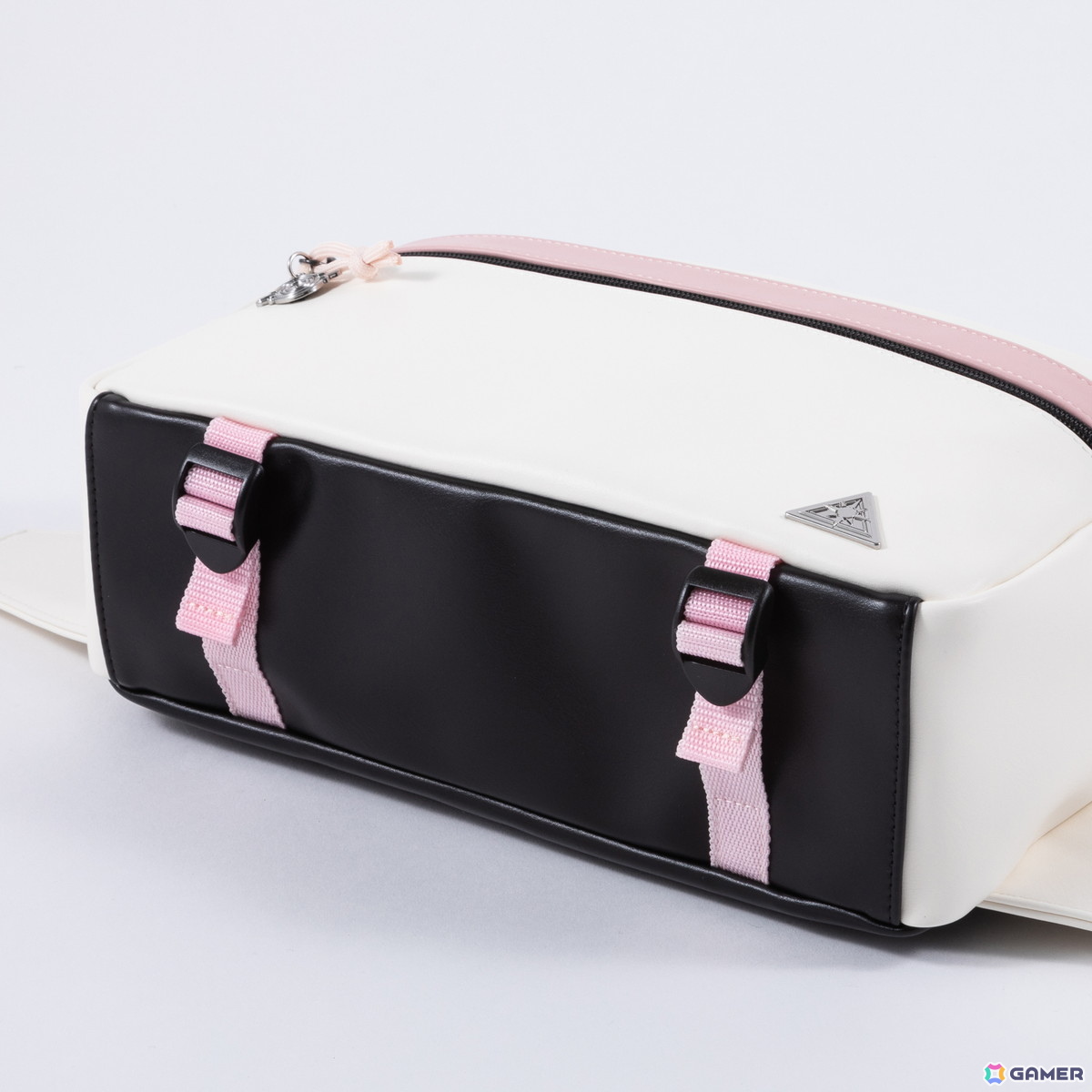 ブルアカ ホシノの盾モチーフ パソコンバッグ ホシノの盾モチーフ