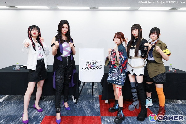 RAISE A SUILEN×トゲナシトゲアリ「RAISE MY CATHARSIS」対バンライブの公開調印式を実施！12月7日に京王アリーナ TOKYOで開催の画像1