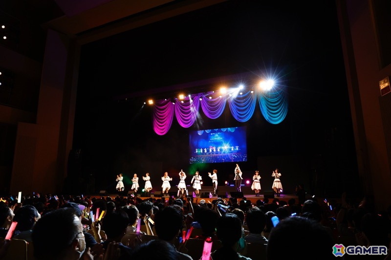 シリーズ合同ライブ「MOIW2025」が12月13日・14日に開催決定！ブランドの垣根を超えたコーナー、朗読劇なども楽しめた「アイマス」20th特別生配信イベントをレポートの画像
