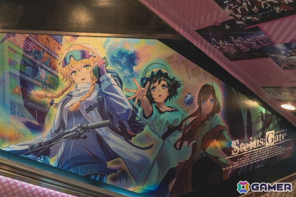 「STEINS;GATE 15周年記念POPUP企画展 ～15年の月日を超える。ifの世界線～」がドン・キホーテ秋葉原店で開催！展示中のタイムマシンや会場写真、グッズ情報もの画像3