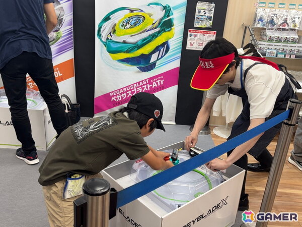 アニメイト秋葉原で開催されている「BEYBLADE X」ポップアップショップの模様が公開！展示やフリーバトルスペース、グッズコーナーもの画像6