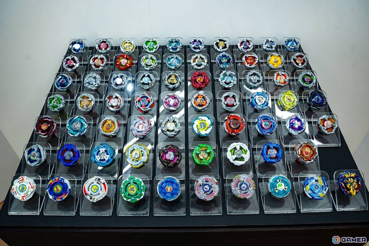 アニメイト秋葉原で開催されている「BEYBLADE X」ポップアップショップの模様が公開！展示やフリーバトルスペース、グッズコーナーもの画像
