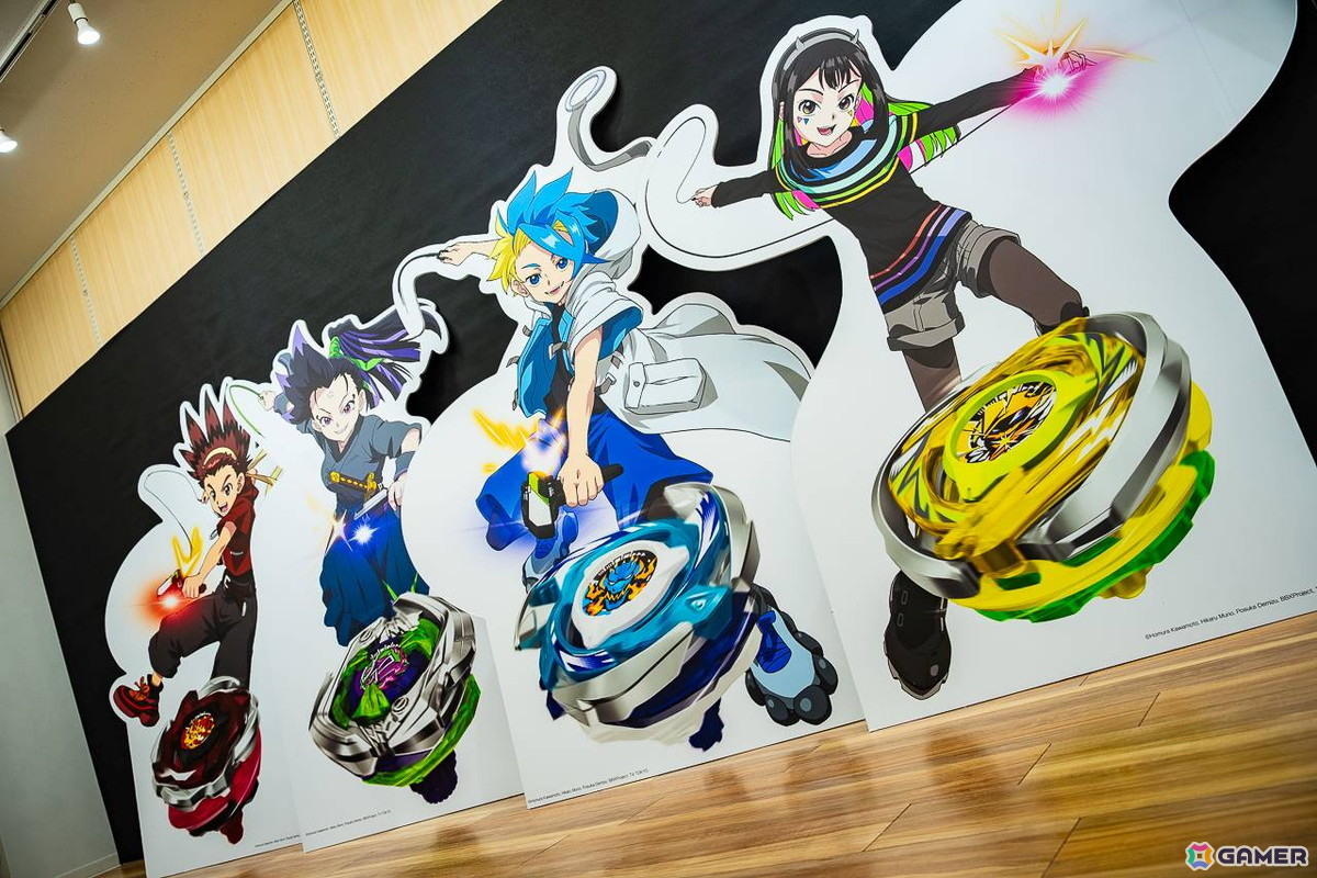 アニメイト秋葉原で開催されている「BEYBLADE X」ポップアップショップの模様が公開！展示やフリーバトルスペース、グッズコーナーもの画像