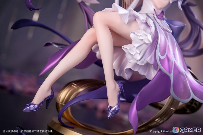 「崩壊:スターレイル」パールとグラデーション塗装が施されたドレスを身にまとい、優雅な佇まいでハープを奏でる「キャストリス」が立体化!の画像