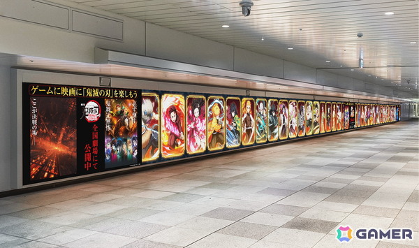 「鬼滅の刃 ヒノカミ血風譚2」JR新宿駅・東西自由通路で45.6m大型LEDビジョンと柱25面を連動させた特別映像を1週間限定で放映！の画像3