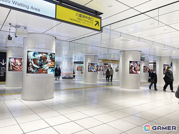 「鬼滅の刃 ヒノカミ血風譚2」JR新宿駅・東西自由通路で45.6m大型LEDビジョンと柱25面を連動させた特別映像を1週間限定で放映！の画像8