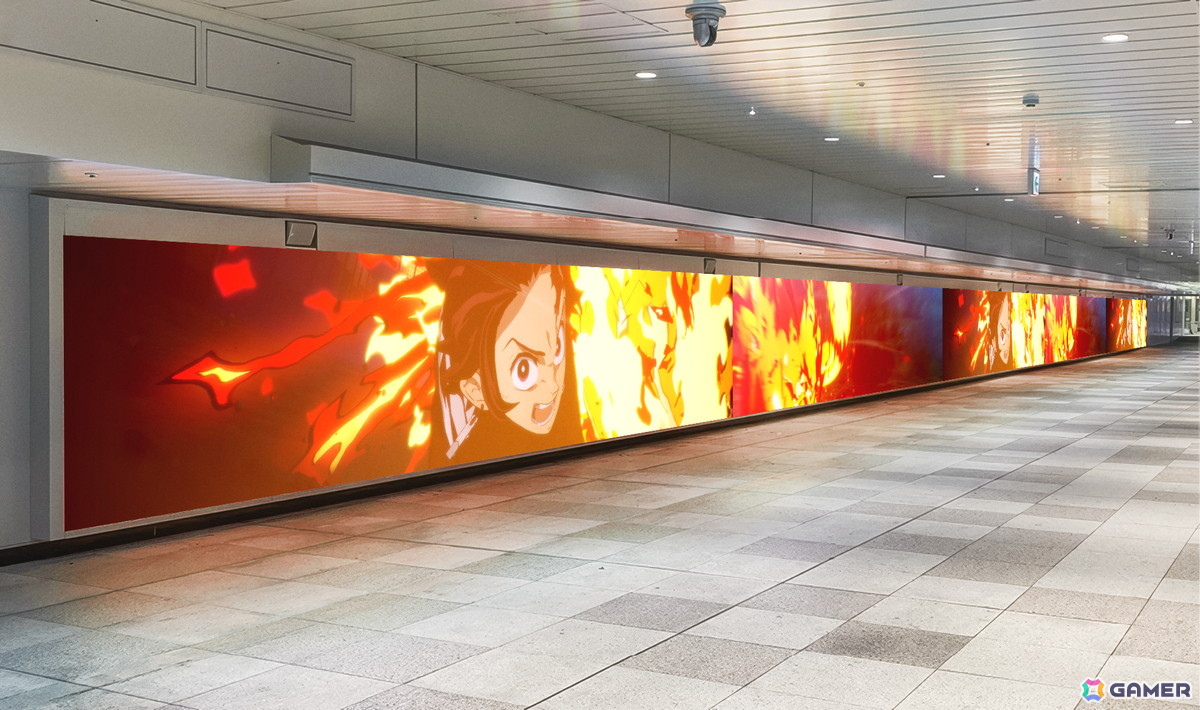 「鬼滅の刃 ヒノカミ血風譚2」JR新宿駅・東西自由通路で45.6m大型LEDビジョンと柱25面を連動させた特別映像を1週間限定で放映！の画像1