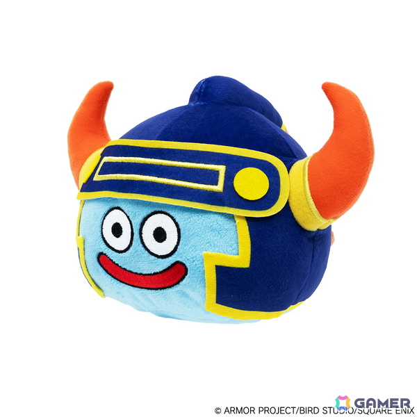 ドラゴンクエスト」より勇者たちの姿をしたスライムのぬいぐるみと金属