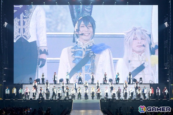 ミュージカル「刀剣乱舞」十周年記念公演「目出度歌誉花舞 十周年祝賀祭」の舞台写真が到着！東京ドームの熱狂をお届けの画像