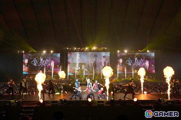 ミュージカル「刀剣乱舞」十周年記念公演「目出度歌誉花舞 十周年祝賀祭」の舞台写真が到着！東京ドームの熱狂をお届けの画像