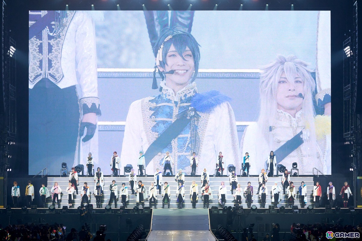 ミュージカル「刀剣乱舞」十周年記念公演「目出度歌誉花舞 十周年祝賀祭」の舞台写真が到着！東京ドームの熱狂をお届けの画像1