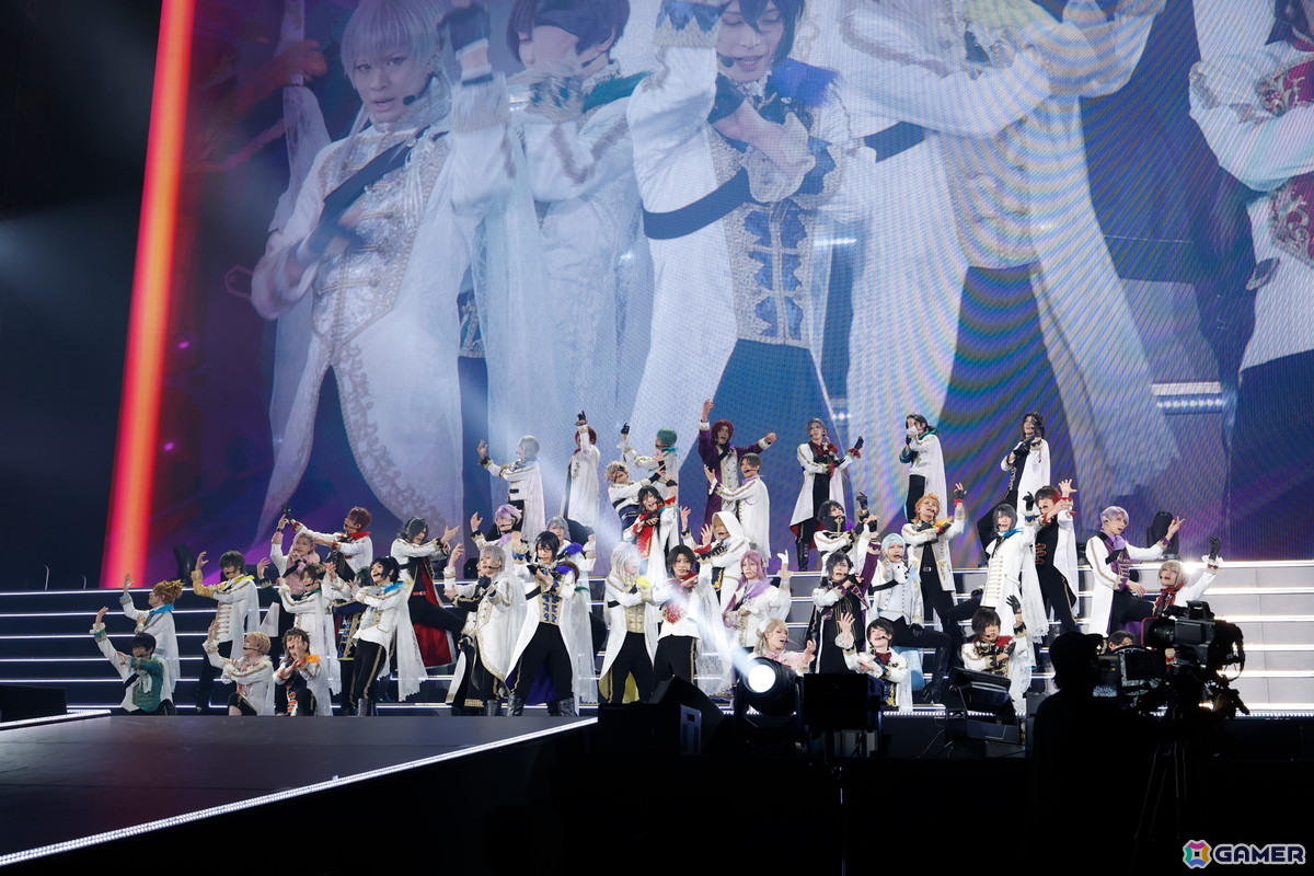ミュージカル「刀剣乱舞」十周年記念公演「目出度歌誉花舞 十周年祝賀祭」の舞台写真が到着！東京ドームの熱狂をお届けの画像11