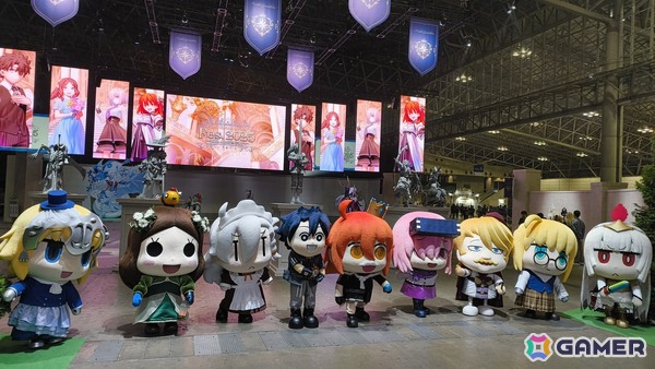 「FGOフェス2025」の会場レポートをお届け！10周年を記念してFateの原点となるサーヴァント7クラス彫像が登場の画像1