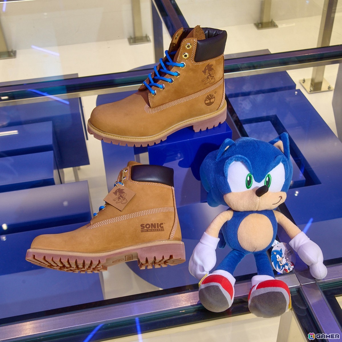 セガとティンバーランドが初コラボ!限定コラボモデルのイエローブーツやソニックの描き下ろしコラボビジュアルを使用したTシャツなどが8月9日に限定発売の画像