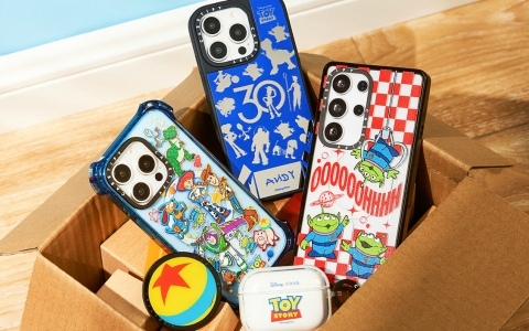 「トイ・ストーリー」30周年を記念したCASETiFYコレクションが発売！ウッディたちのスマホケースや充電器などがラインナップ