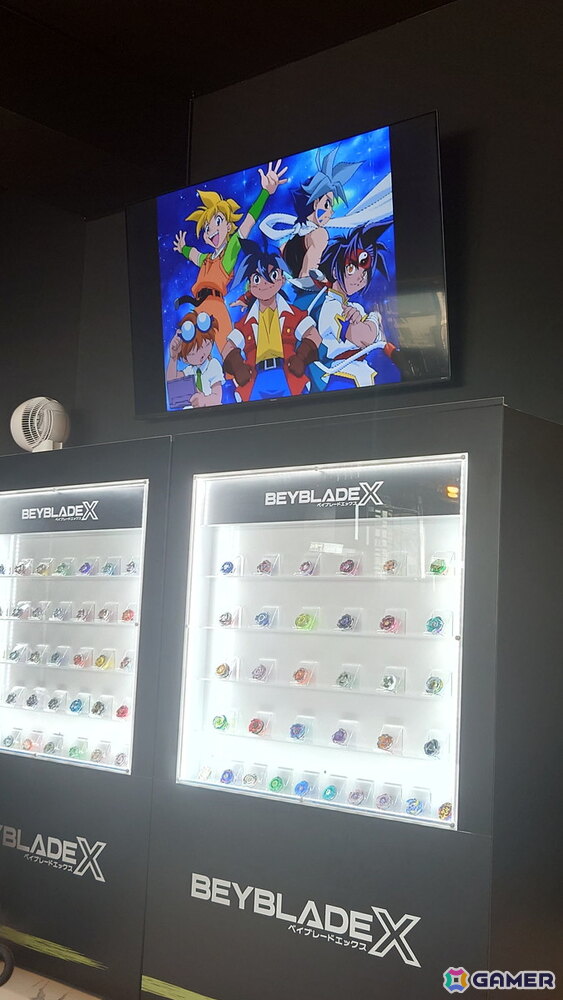「ベイブレード」コンセプトバー常設店「BEYBLADE BAR TOKYO」内覧会レポート！歴代のシリーズを楽しめる展示やメニューに加え、フリーバトルコーナーもの画像17
