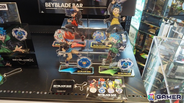 「ベイブレード」コンセプトバー常設店「BEYBLADE BAR TOKYO」内覧会レポート！歴代のシリーズを楽しめる展示やメニューに加え、フリーバトルコーナーもの画像