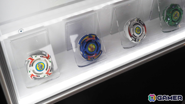 「ベイブレード」コンセプトバー常設店「BEYBLADE BAR TOKYO」内覧会レポート！歴代のシリーズを楽しめる展示やメニューに加え、フリーバトルコーナーもの画像4