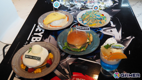 「ベイブレード」コンセプトバー常設店「BEYBLADE BAR TOKYO」内覧会レポート！歴代のシリーズを楽しめる展示やメニューに加え、フリーバトルコーナーもの画像6