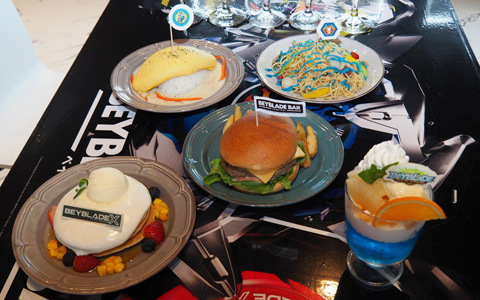 「ベイブレード」コンセプトバー常設店「BEYBLADE BAR TOKYO」内覧会レポート！歴代のシリーズを楽しめる展示やメニューに加え、フリーバトルコーナーも