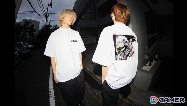 4Dで「スト6」とのコラボアパレルが展開！ジュリ、豪鬼をモチーフにしたヘビーウェイトTシャツ2種が登場の画像1