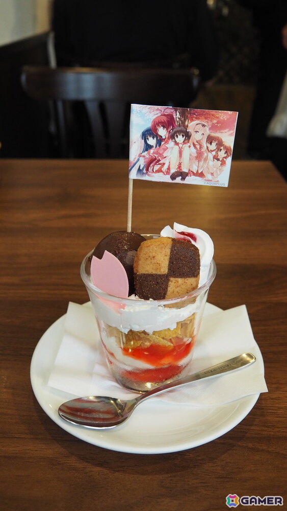 「グランエンタス夏祭り2025 with アクアプラス×キュアメイドカフェ」フォトレポート！イラストたっぷりの展示に「ToHeart」「うたわれるもの」などのメニューもの画像26