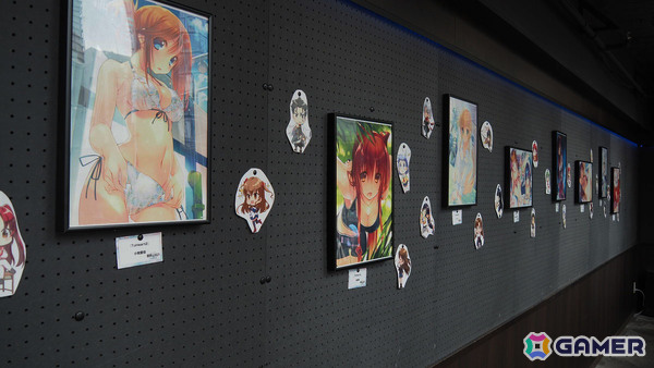 「グランエンタス夏祭り2025 with アクアプラス×キュアメイドカフェ」フォトレポート！イラストたっぷりの展示に「ToHeart」「うたわれるもの」などのメニューもの画像29