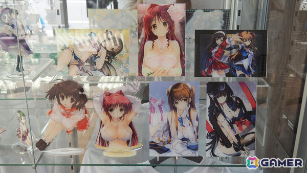 「グランエンタス夏祭り2025 with アクアプラス×キュアメイドカフェ」フォトレポート!イラストたっぷりの展示に「ToHeart」「うたわれるもの」などのメニューもの画像