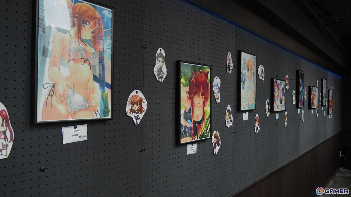 「グランエンタス夏祭り2025 with アクアプラス×キュアメイドカフェ」フォトレポート!イラストたっぷりの展示に「ToHeart」「うたわれるもの」などのメニューもの画像