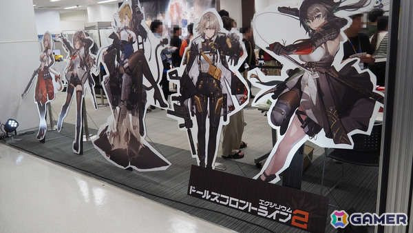 「ドールズフロントライン2:エクシリウム」POPUPが秋葉原ラジオ会館で開催中!新作グッズの販売に加えてイラストパネルやフィギュアなどの展示もの画像