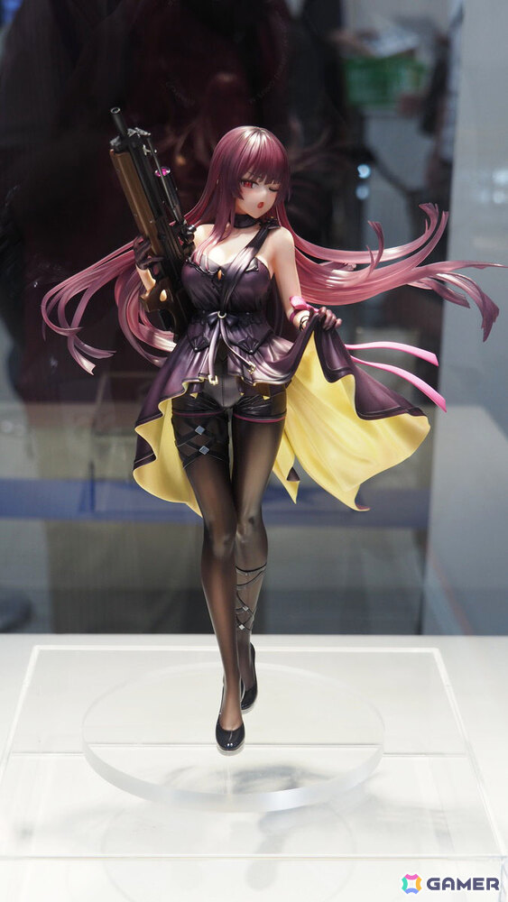 「ドールズフロントライン2:エクシリウム」POPUPが秋葉原ラジオ会館で開催中!新作グッズの販売に加えてイラストパネルやフィギュアなどの展示もの画像