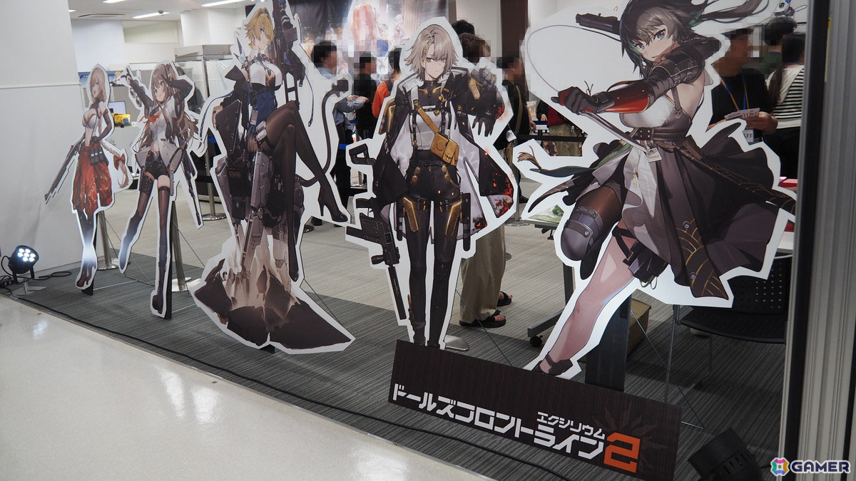 「ドールズフロントライン2：エクシリウム」POPUPが秋葉原ラジオ会館で開催中！新作グッズの販売に加えてイラストパネルやフィギュアなどの展示もの画像12