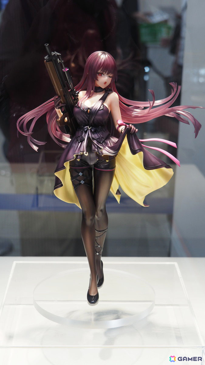 「ドールズフロントライン2：エクシリウム」POPUPが秋葉原ラジオ会館で開催中！新作グッズの販売に加えてイラストパネルやフィギュアなどの展示もの画像15