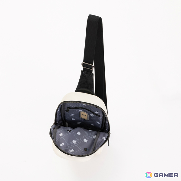 「NieR Re［in］carnation」ママの姿そのままのボディバッグがSuperGroupiesより登場！きゅるんとした金属パーツがチャームポイントの画像