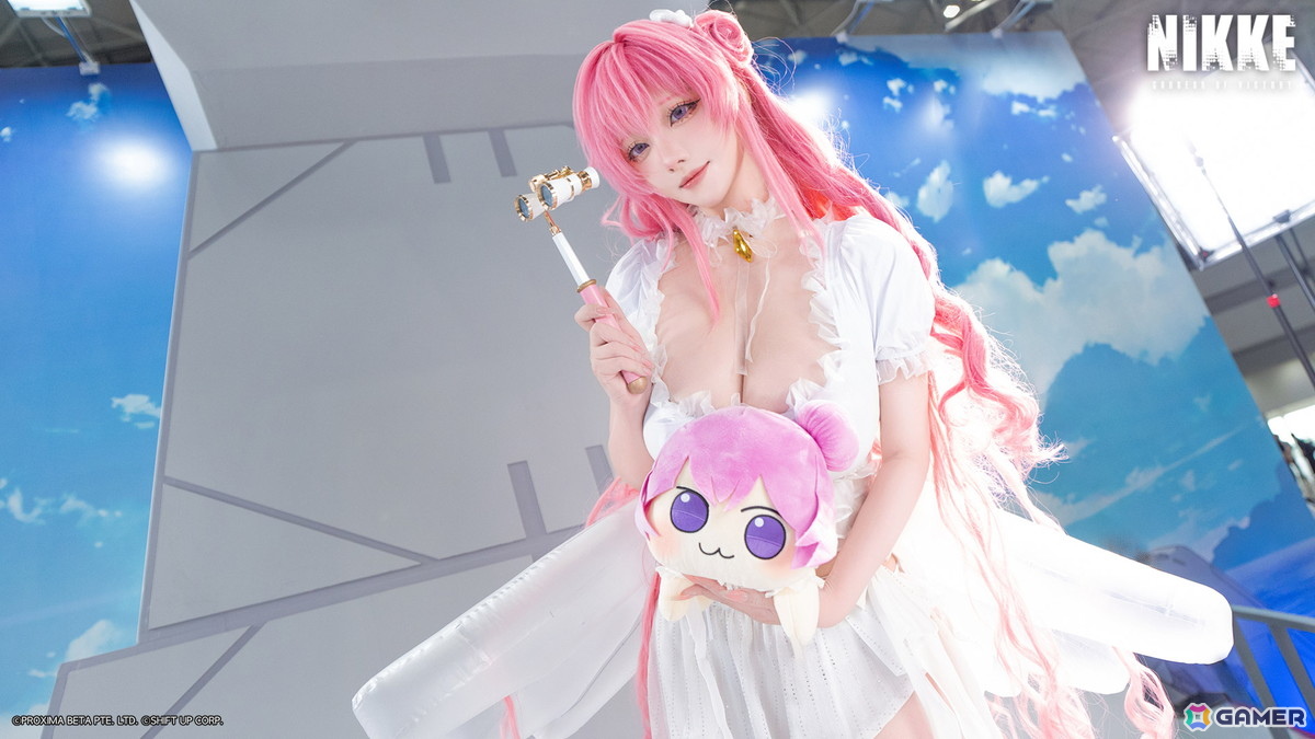 勝利の女神：NIKKE」水着衣装の公式コスプレイヤーステージや