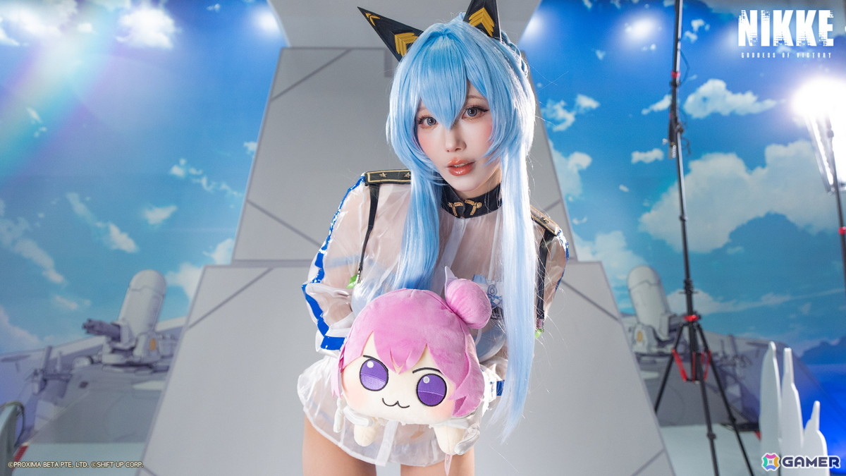 勝利の女神：NIKKE」水着衣装の公式コスプレイヤーステージや