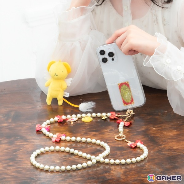 「カードキャプターさくら クリアカード編」よりちょっぴりレトロでかわいい腕時計、スマホストラップ&フォンタブ、クリアバッグの全5アイテムが登場!の画像