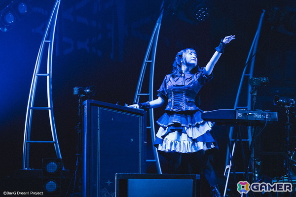 グランドピアノでの演奏、正体不明の新曲披露などAve Mujicaの音楽性をさらに引き出した5th LIVE「Nova Historia」をレポートの画像14