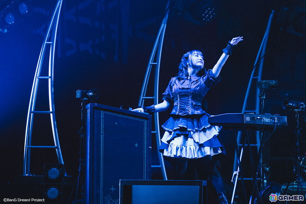 グランドピアノでの演奏、正体不明の新曲披露などAve Mujicaの音楽性をさらに引き出した5th LIVE「Nova Historia」をレポートの画像