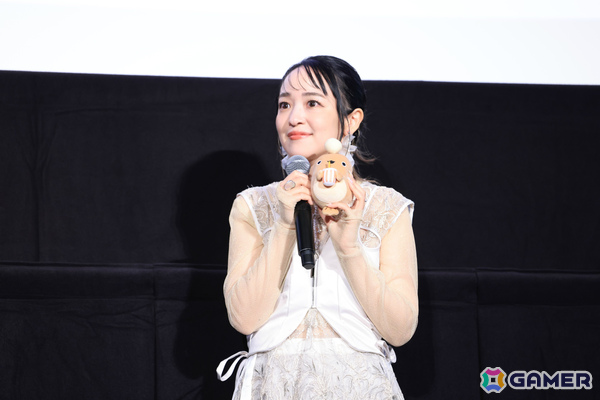 「映画 おでかけ子ザメ とかいのおともだち」公開初日舞台挨拶のレポートが公開！花澤香菜さんレクチャーのもと宮田俊哉さんら男性キャスト陣が“子ザメ語”を披露の画像6