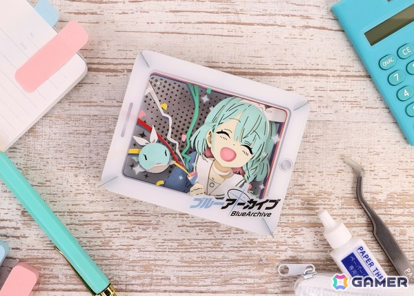 タブレット風のデザインでアロナの笑顔を堪能！「ペーパーシアター ブルーアーカイブ」が発売の画像1