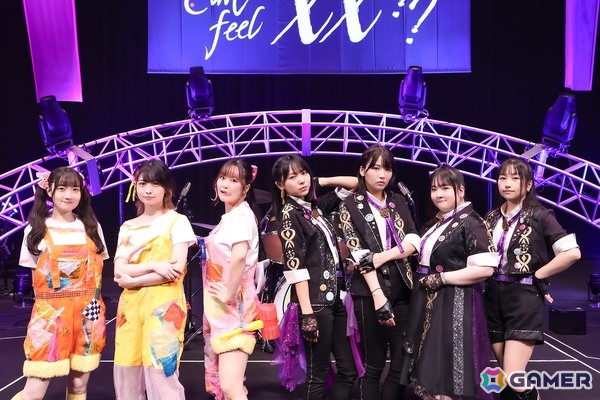 「ナナシス」4UとQOPの対バンライブがついに開催！「FALLING DOWN」「Star☆Glitter」バンドアレンジやコラボ曲「XX-FADE!!」含む新曲3曲も披露された模様をレポートの画像2