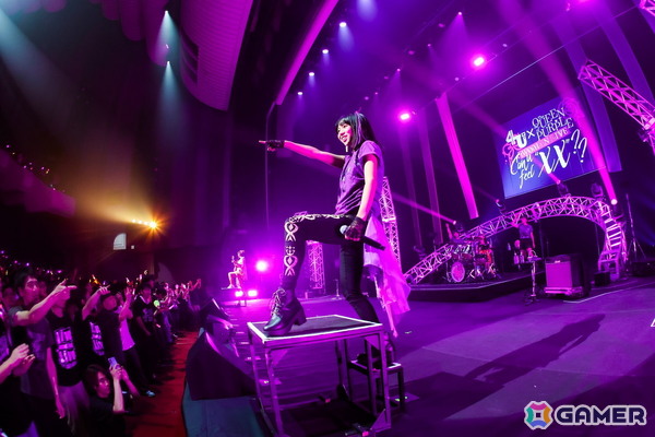 「ナナシス」4UとQOPの対バンライブがついに開催！「FALLING DOWN」「Star☆Glitter」バンドアレンジやコラボ曲「XX-FADE!!」含む新曲3曲も披露された模様をレポートの画像23