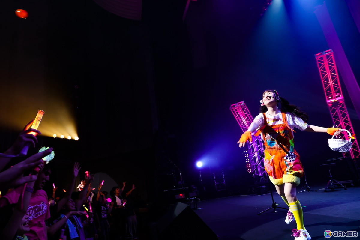 ナナシス」4UとQOPの対バンライブがついに開催！「FALLING DOWN